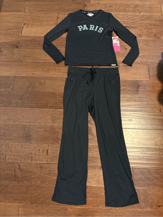 Paris Hilton Other - Black 'PARIS' Lounge Set - Long Sleeve Top & Drawstring Pants by Paris Hilton